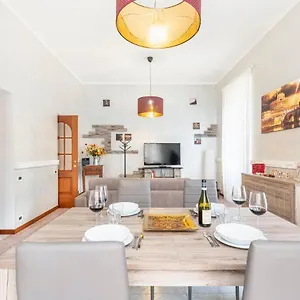 https://hostly-domus-happya-dream-in-the-appia-antica-park.it-romehotels.com