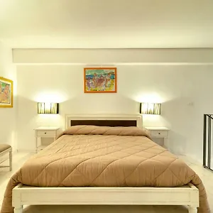 https://salotto-dei-baroni.lecce-hotels.com